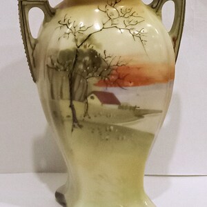 Vintage Japanese Porcelain Vase. In excellent condition.