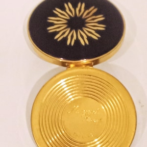 Vintage Powder Compact.   Margaret Rose Powder Compact from the 1950&#39;s