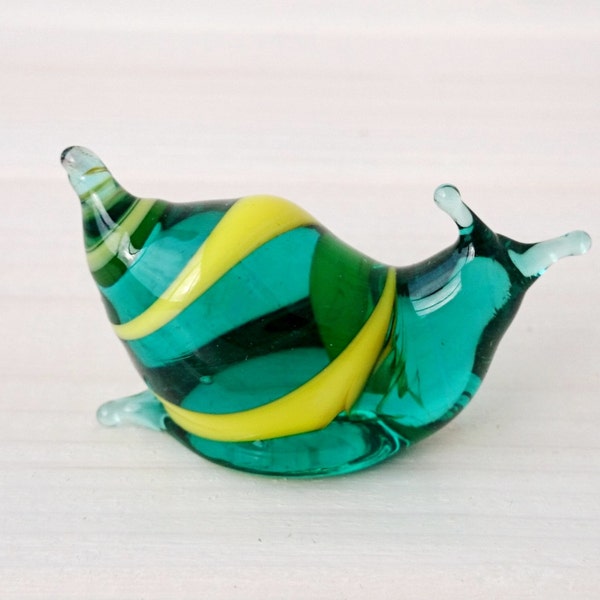 Verde caracol vidrio figurita - arte en vidrio vidrio - Mini animales de vidrio - vidrio figura - figura coleccionable - fundido - lindo divertido regalo (3-726)