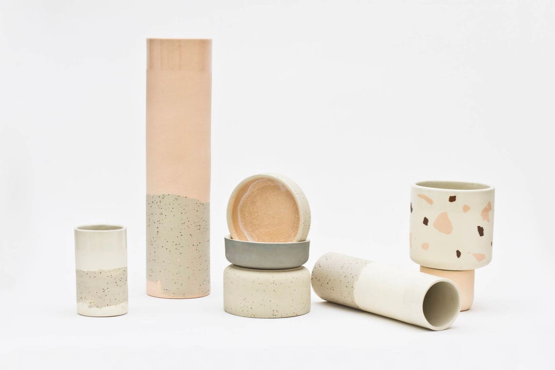 Hohe dünne Keramik Vase weiß und gesprenkelt. | Etsy