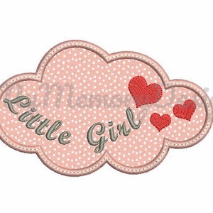 Puede incluir: Parche rosa en forma de nube con lunares blancos y el texto "Little Girl" en gris. Tres corazones rojos están en la esquina superior derecha del parche.