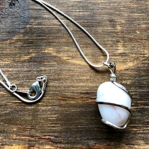 White Agate Pendant on 16" Silver chain, gifts for women mom sister best friend wife girlfriend, Agate Charm is a 1.5" drop, simple jewelry