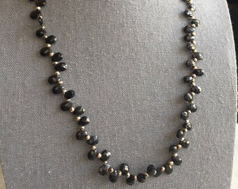 Collier ras de cou pierres naturelles Petite Madame idée cadeau bijou