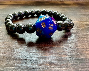 DnD Armband, DnD, D20, MTG, Metallic Hematiet kralen, Beestjes, RPG, dnd geschenken, Critical Role, d &d geschenken, Paars / blauw D20