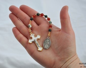 Christmas St. Nicholas 1-Decade Rosary With Red & Green Beads and White Lampwork Flower Bead