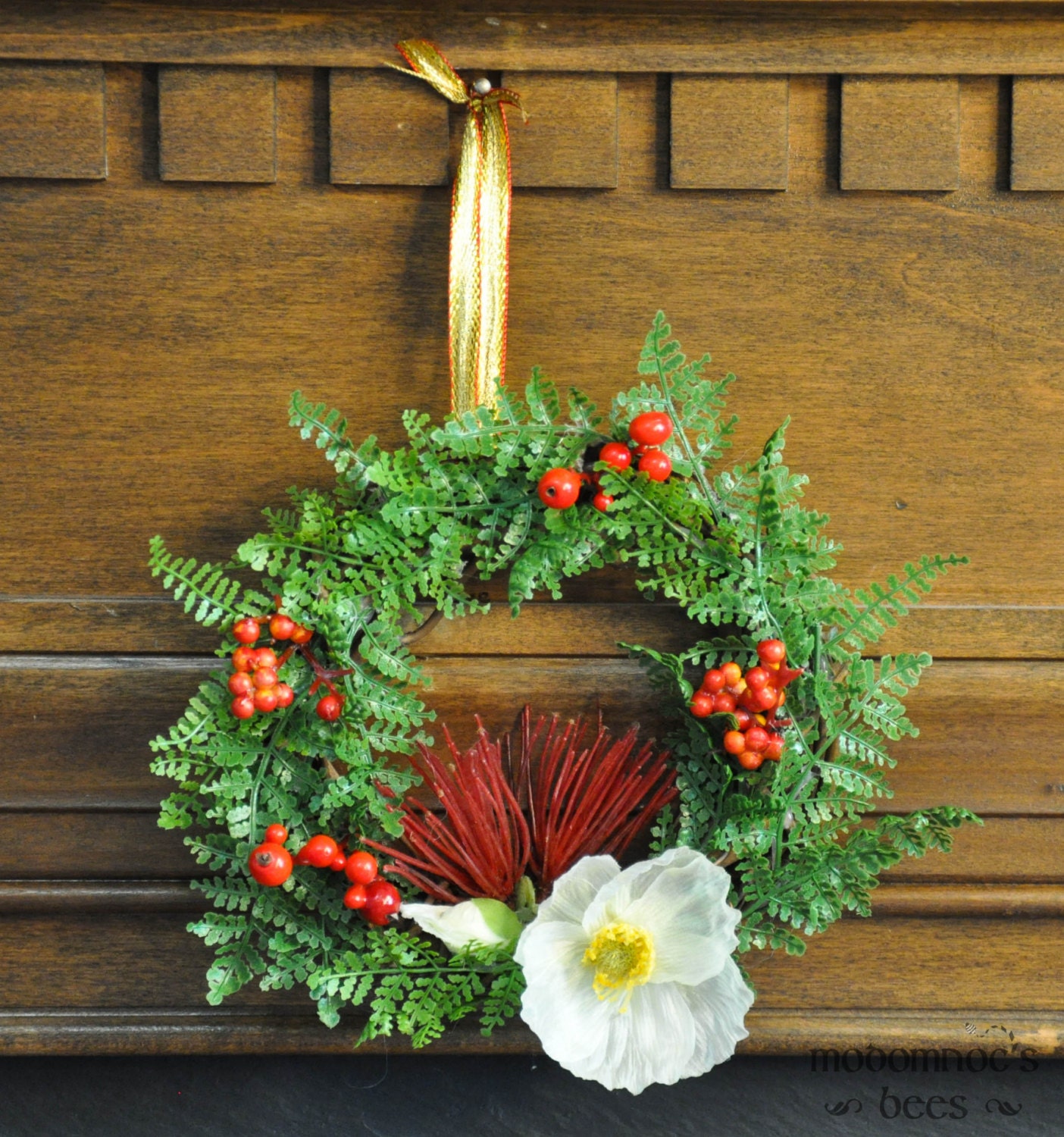 Small New Zealand Christmas Wreath Featuring Pohutukawa, Mt. Cook Lily, Karamu Berries, Swamp 