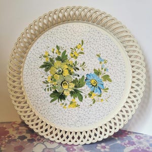 Vintage 1970s Dialene Better Maid Serving Tray. Midcentury Floral, plastic basket weave drinks tray. Vintage kitsch kitchen home decor gift.
