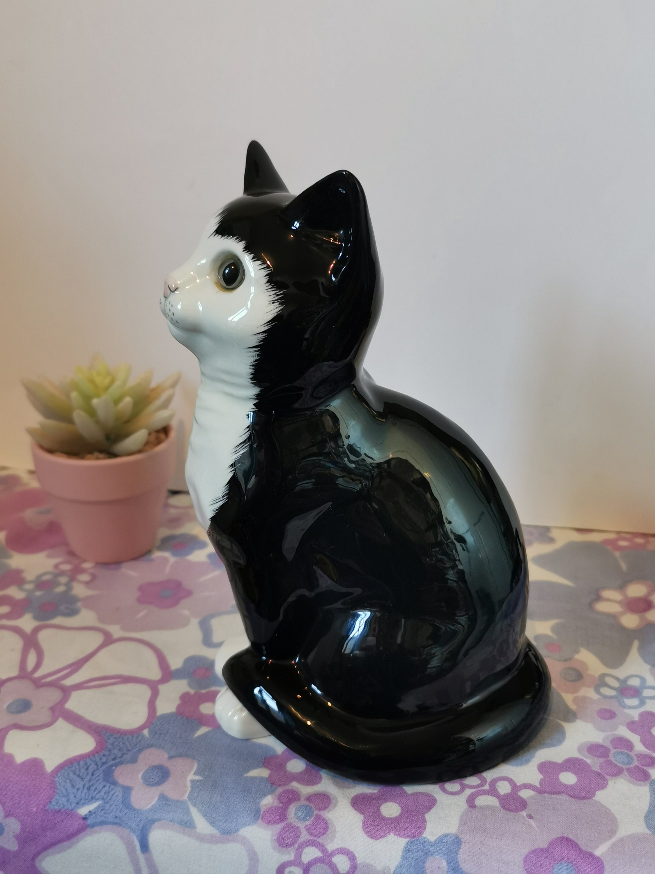 Gorgeous TUXEDO CAT Vintage FIGURINE by Just Cats & Co, Large Ceramic Black  and White Cat Ornament, Glass Eyes, Crazy Cat Lady Home Decor -  UK