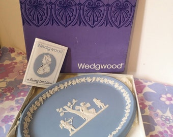 Vintage Wedgwood pale blue Jasperware cupid oval trays. Vintage blue jasper ware cupid and psyche bound oval tray. Cupid. Valentine's gift.