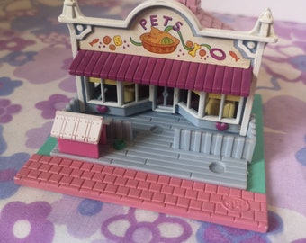 Vintage 1993 polly pocket Pollyville Pet Store play set. Polly&#39;s Pet Shop case. Pets toy. 1990s nostalgia, 90s nostalgic girls toy. Cute.