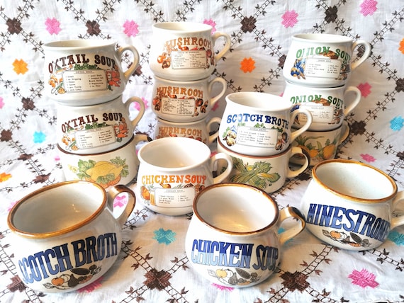 Vintage Suppentassen, Suppentassen mit Henkel. PREIS FÜR 1. Verschiedene Designs, Huhn, Pilz, Zwiebel, Ochsenschwanz, Tomate, Sellerie. 80er Jahre Retro Geschenk