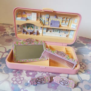 Vintage 1990 Polly Pocket Pretty Hair Play set, Bluebird Toys. Polly Pocket Compact with mirror, comb and 2 hair clips. 90s nostalgia gift.