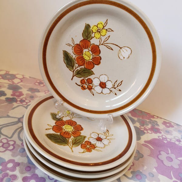 Vintage Berg Holz Kollektion Steingut Japan Rankgitter Blüte Blumen Beilage, Kuchen, Sandwich, Brotteller. set von 4 1970er Jahre Teller.