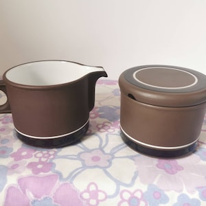 Vintage Hornsea Pottery Contrast Sugar pot with lid and milk jug/creamer pair. Milk and sugar breakfast set. Hornsea Lancaster Vitramic set.