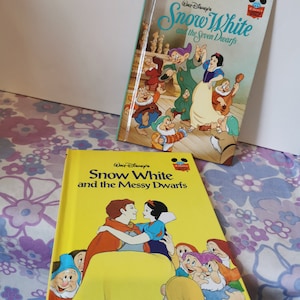 Vintage Snow White and the Seven Dwarfs book pair. Snow white books. 1980s 1990s Disney books nostalgia gift set. Hardback children&#39;s books.