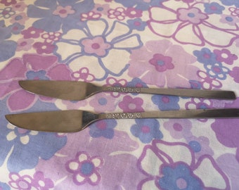 Vintage viners love story fish knives. 1970s stainless Steel cutlery. Vintage fish knives. Set of 2 fish knives. Vintage Sheffield cutlery.