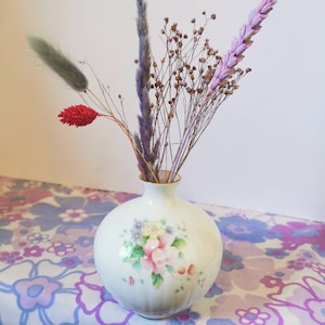 Vintage Royal Doulton Summer Bouquet bud posy vase. English Fine Bone China vase. Cute retro home decor gift. 1980s cottagecore china vase.