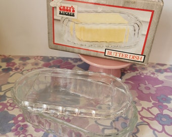 Vintage italienische Butterdose aus Glas. Traditionelle transparente ovale Butterdose. Bauernhaus, Landhaus-Küchendekor. Schmuckstück, Badezimmergeschirr als Geschenk