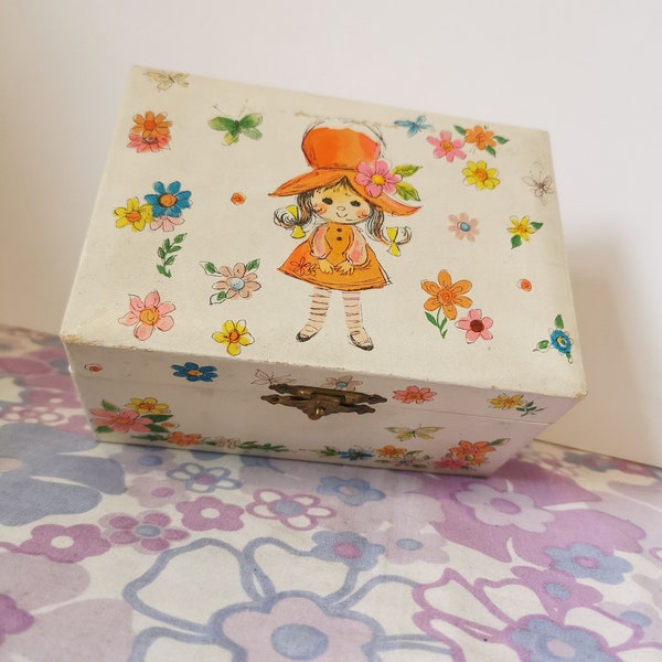 Vintage kitsch ballerina musical jewellery box. Cute 1960s 1970s bedroom decor, jewelry storage box. Kitsch home decor gift. Made in Japan.