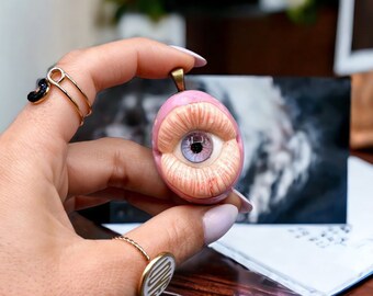 Mouth/lip pendant with eye Pink Purple - Realistic Scary Strange Cute - Eyeball - OOAK
