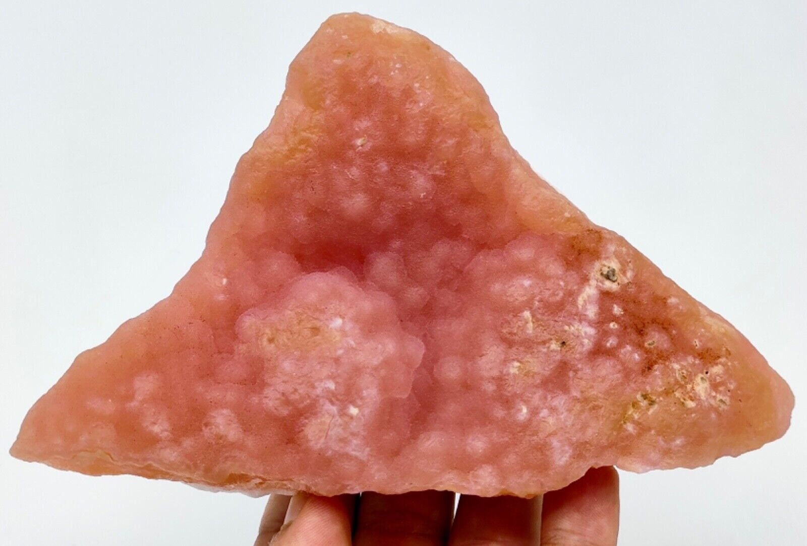 785グラム 極めて希少なオレンジピンクの巨大なアラゴナイト標本