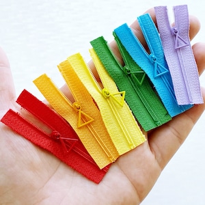 W006 Triangle Puller 6CM  Mini Tiny Super Small Zipper Doll Sewing Craft Doll Clothes Making Sewing Supply