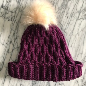 Crochet Textured beanie with fur pom pom, Crochet beanie, holiday gift, textured crochet hat, hat with pom pom,READY TO SHIP,free shipping!