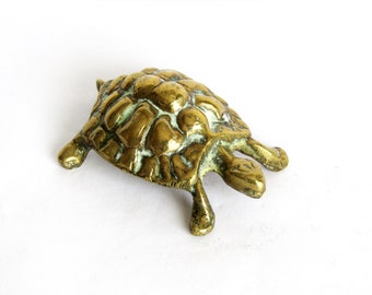 Vintage Turtle Stamping 1 pc. Decorative Embellishment Stamped Raw Detailed Brass Tortoise Jewelry Component Scrapbooking Supply 36x25mm