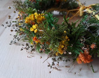 Corona de flores boho totalmente natural: diadema de paniculata, musgo y trigo.