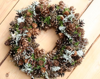 Corona de piñas naturales: decoración de musgo estilo granja bohemia, 30 cm (12 pulgadas)