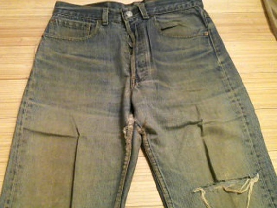 levi's worn and torn