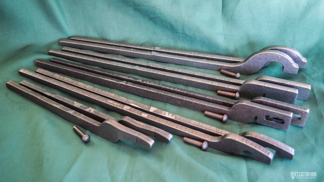 Blacksmith Tongs Forging Metal Working Tong Set. Flat Jaw, Scrolling, and  Two V-bit Tongs Forge Anvil Smithing 