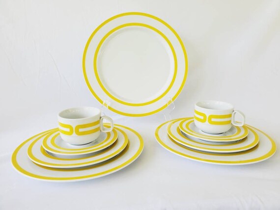 Dinner set top with cups