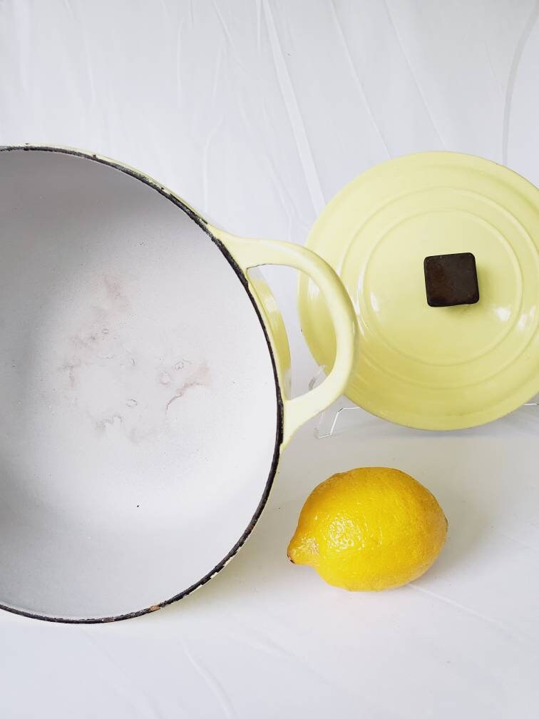 Elysees Yellow Le Creuset Dutch Oven Round 2.5 Qts Size C ...