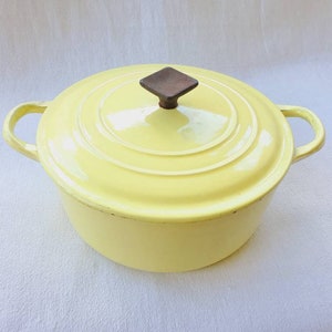 1950s Flame Le Creuset Dutch Oven Round 2.5 Qts Size C Large Lidded Pot  Square Knob Vintage French Cookware Red Enameled Cast Iron 