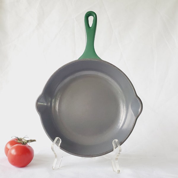Forest Green Le Creuset Medium Skillet Enameled Cast Iron Egg Pan #20 Vintage Enamelware French Cookware Small Fry Pan Double Spout