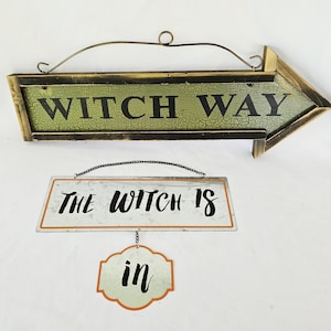 Letreros colgantes de bruja CHOICE, decoración de Halloween, letrero de flecha de madera y metal de Witch Way o letrero reversible The Witch is In, decoración navideña, Halloween único