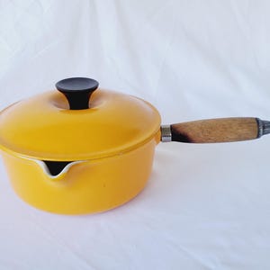 Le Creuset Saffron Sauce Pot Saucier #18 Medium Lidded Pot 2 QT Wood Handle Pour Spout Vintage French Cookware Discontinued Color Enamelware