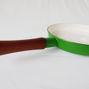 Rare Kelly Green Dansk Fry Pan IHQ Kobenstyle Enamel Teak Handle Skillet Saute Pan Jens Quistgaard 1960s Mid Century Made in France