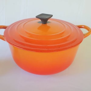 1950s Flame Le Creuset Dutch Oven Round 2.5 Qts Size C Large Lidded Pot Square Knob Vintage French Cookware Red Enameled Cast Iron