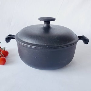 Enzo Mari Black Cast Iron Dutch Oven for Le Creuset #17 Enameled Cast Iron Small Lidded Pot 5 Cups La Mama Line 1970s Kitchenware Rare