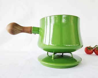Rara olla Dansk Kobenstyle verde Kelly con asa de teca, estilo moderno de mediados de siglo