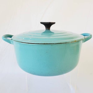 Rare Paris Blue Le Creuset Dutch Oven Round 2.5 Qts Size C Large Lidded Pot Round Knob Vintage French Cookware Turquoise Enameled Cast Iron