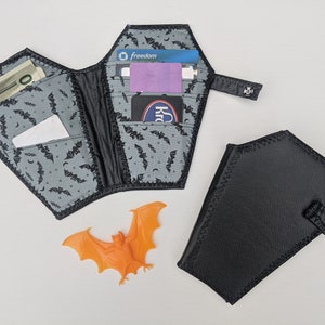 Cartera de ataúd de cuero, vegano horror gótico gótico bifold espeluznante accesorios de vampiro de Halloween POR FAVOR LEA los detalles para conocer las dimensiones