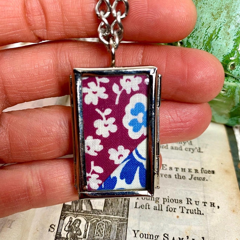 Vintage 1940s Fabric Windowpane Pendant Necklace Purple Blue