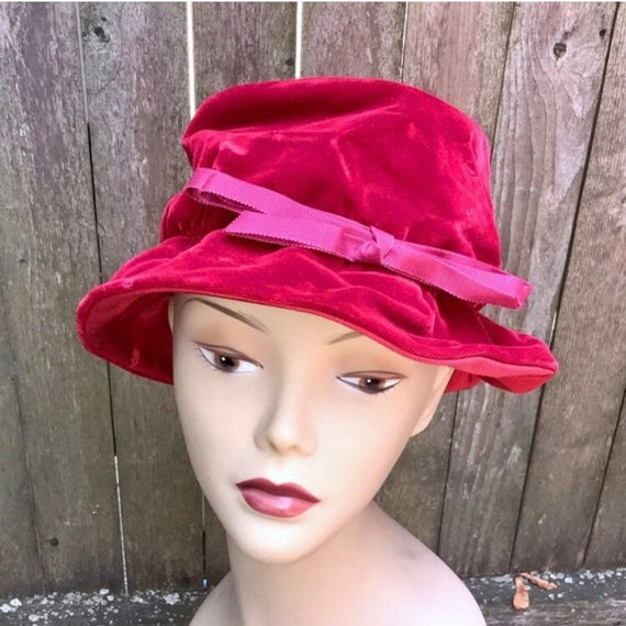 Vintage Hat 1960s Raspberry Maroon Velvet Slouch … - image 1