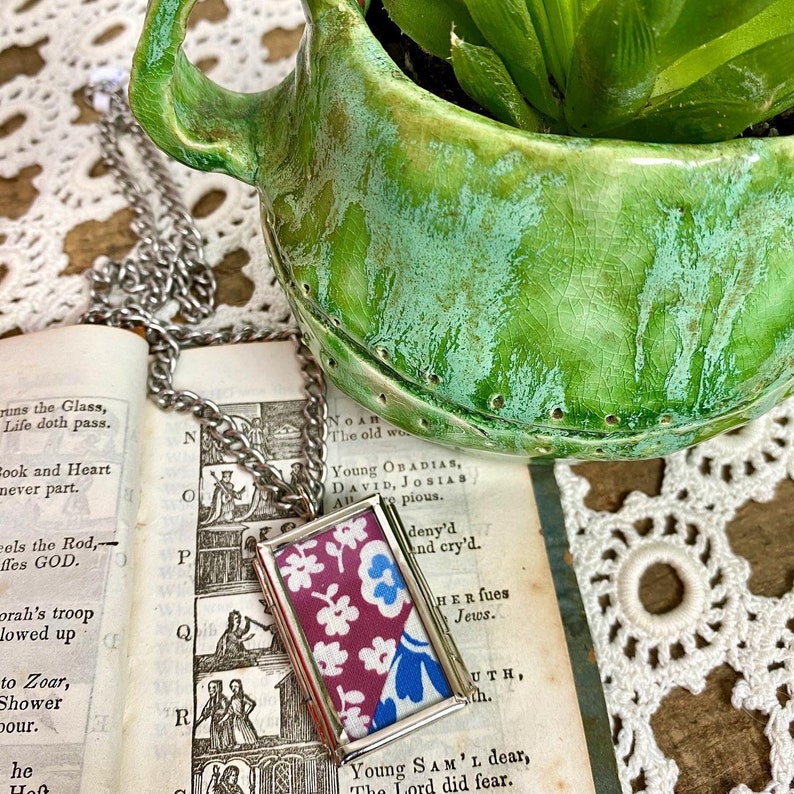 Vintage 1940s Fabric Windowpane Pendant Necklace Purple Blue