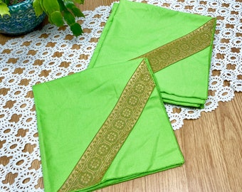 Vintage Green Cloth Napkins Gold Accent 