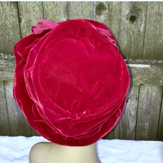 Vintage Hat 1960s Raspberry Maroon Velvet Slouch … - image 3