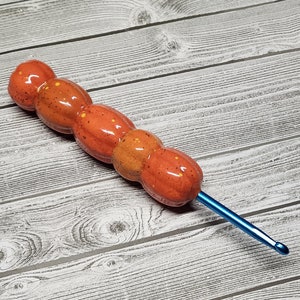 Hand Painted Pumpkin Crochet Hook: Ergonomic Fall Design
